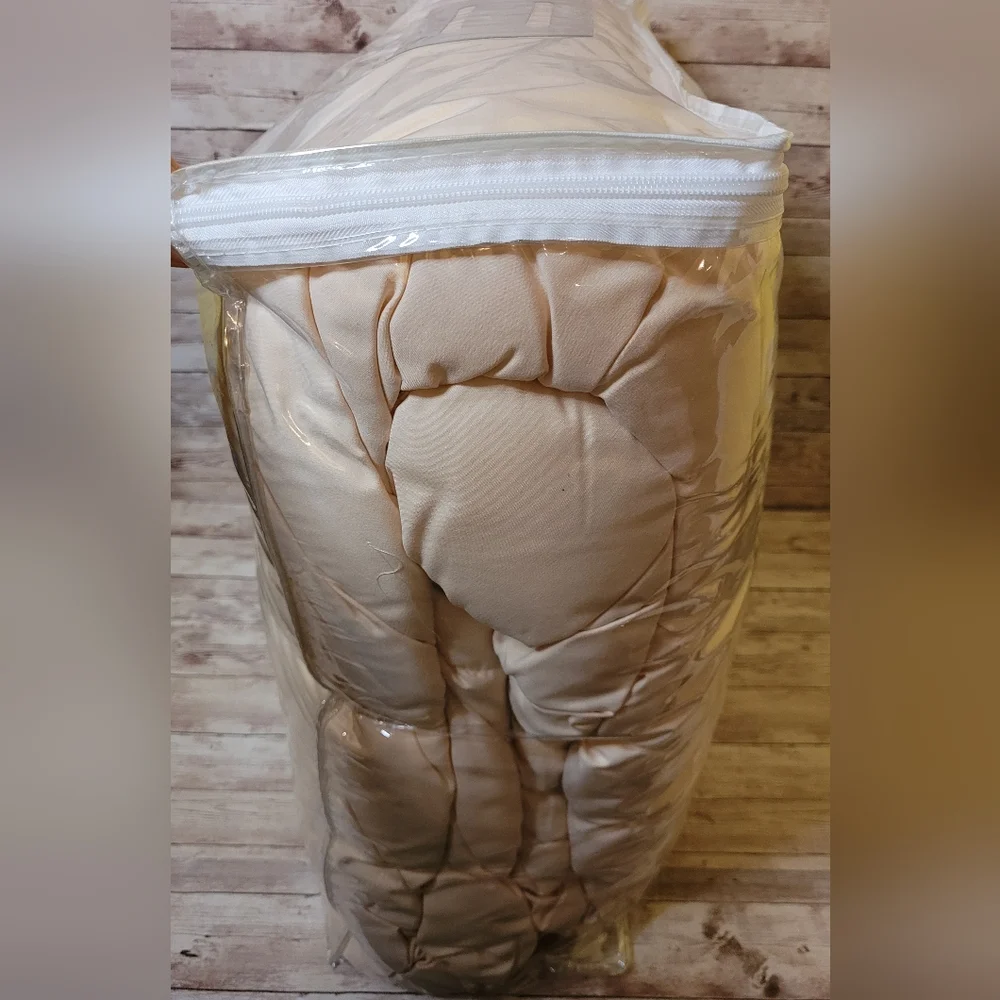 Madison Park Down Alternative Comforter Set Size Larger Full/Queen